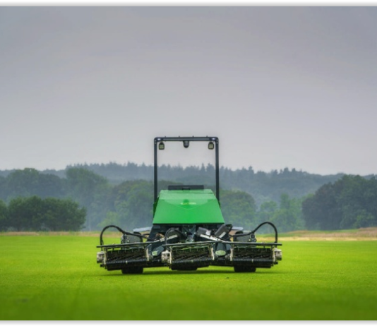Test met autonome fairwaymaaier